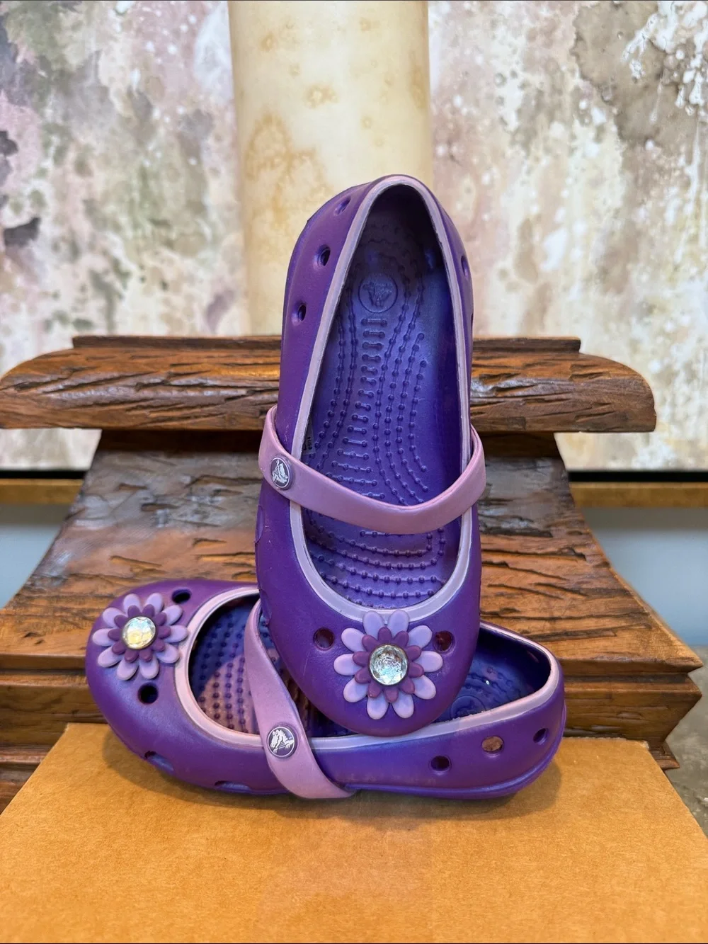 EUC Crocs Keeley Petal Charm Flat Mary Janes size 9